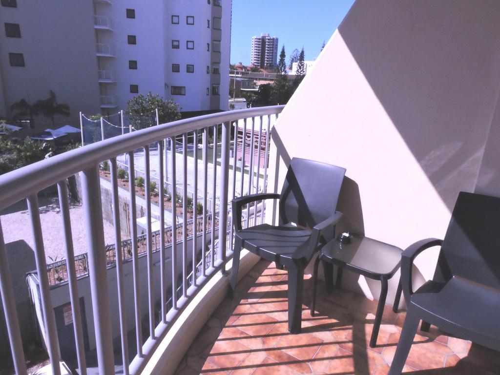 Broadbeach Travel Inn Apartments Guldkusten Exteriör bild