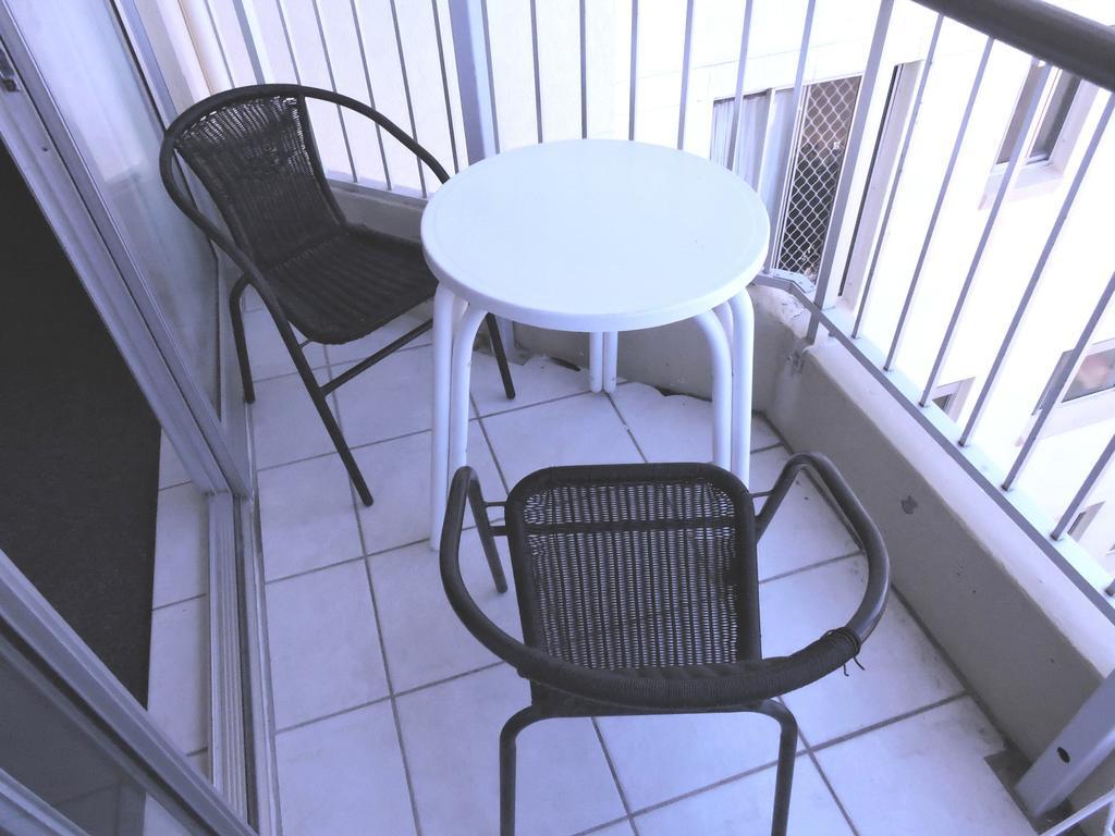 Broadbeach Travel Inn Apartments Guldkusten Exteriör bild
