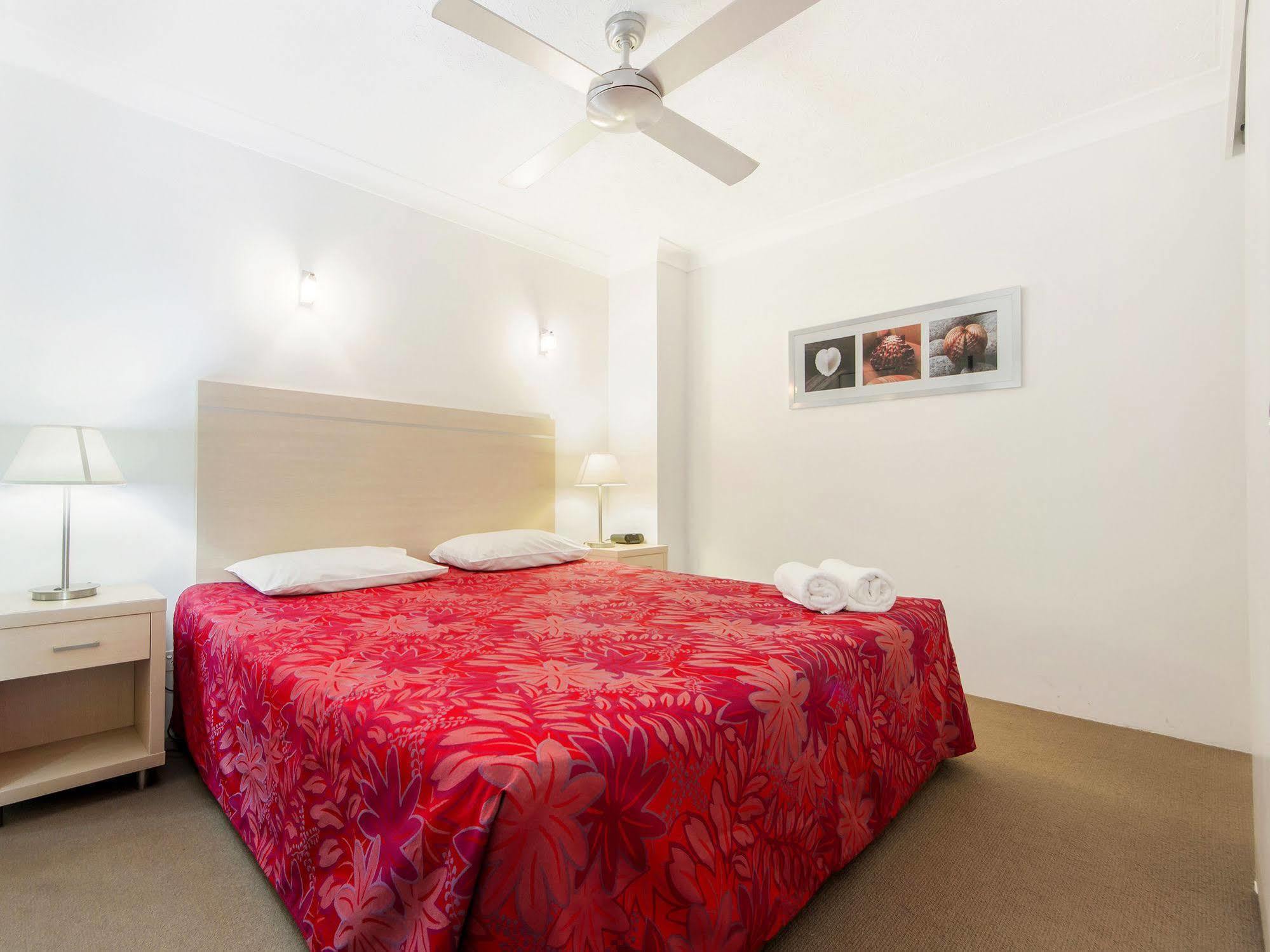 Broadbeach Travel Inn Apartments Guldkusten Exteriör bild