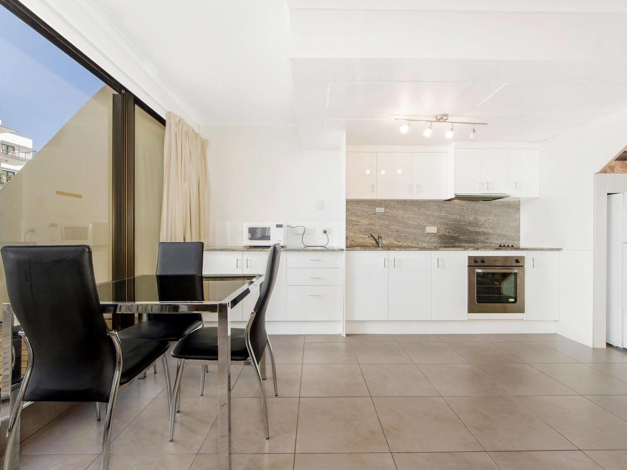 Broadbeach Travel Inn Apartments Guldkusten Exteriör bild