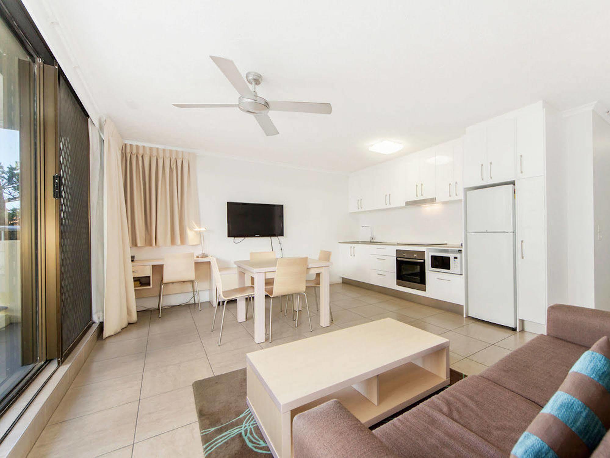 Broadbeach Travel Inn Apartments Guldkusten Exteriör bild